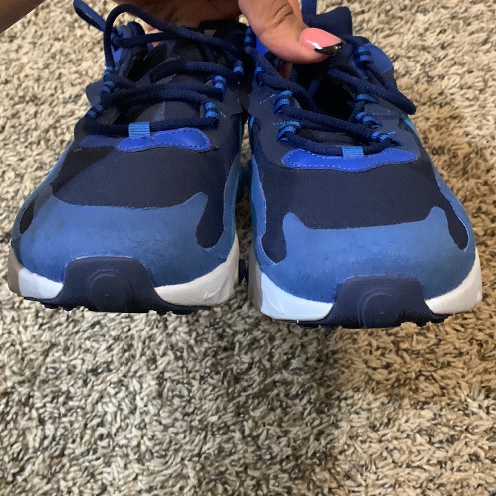 Nike - Picture 7 of 9